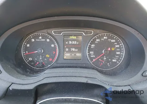 2015 Audi Q3 2.0T Premium Plus z USA, uszkodzony, nr VIN WA1GFCFS2FR008560